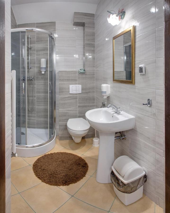 Hotel Switezianka à Rymanów-Zdrój Extérieur photo