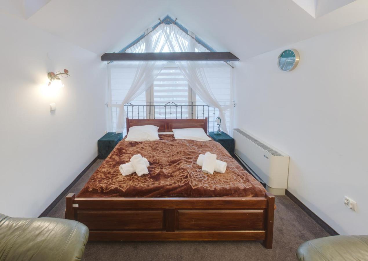 Hotel Switezianka à Rymanów-Zdrój Extérieur photo