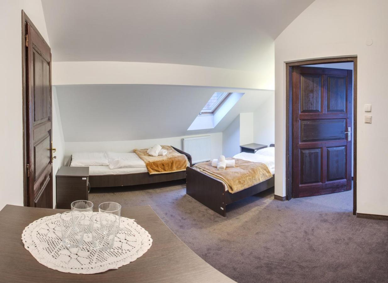 Hotel Switezianka à Rymanów-Zdrój Extérieur photo