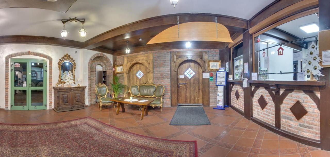 Hotel Switezianka à Rymanów-Zdrój Extérieur photo