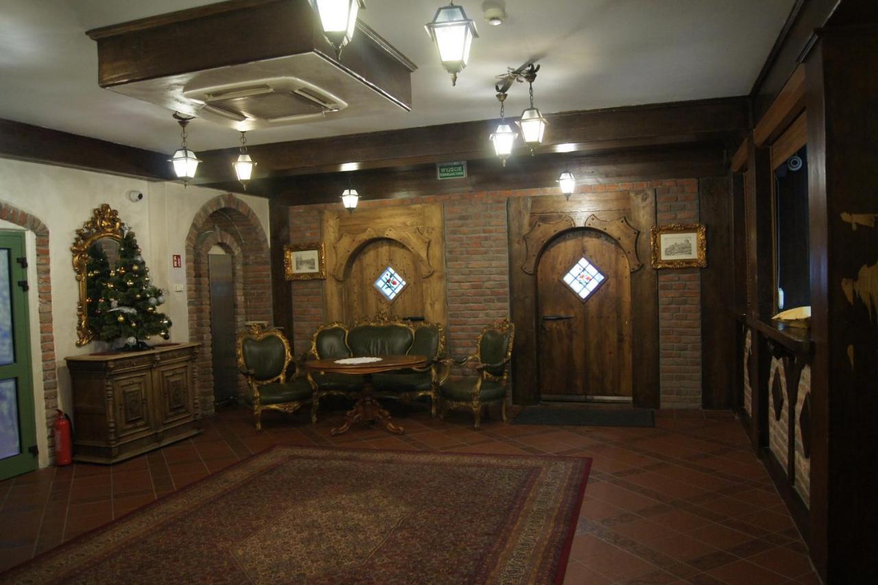 Hotel Switezianka à Rymanów-Zdrój Extérieur photo